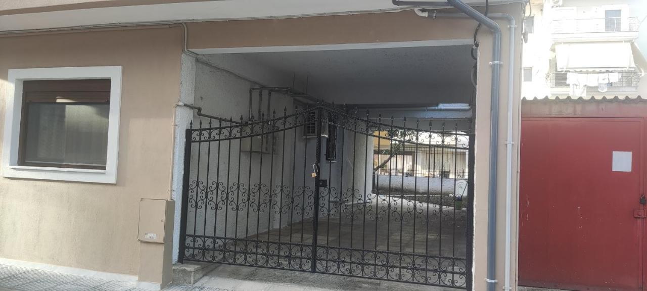 Πολυτελεσ -Μοντερνο Διαμερισμα Apartment Larissa Exterior photo